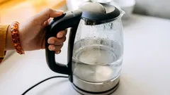 Proč by se voda neměla vařit dvakrát: pádný důvod